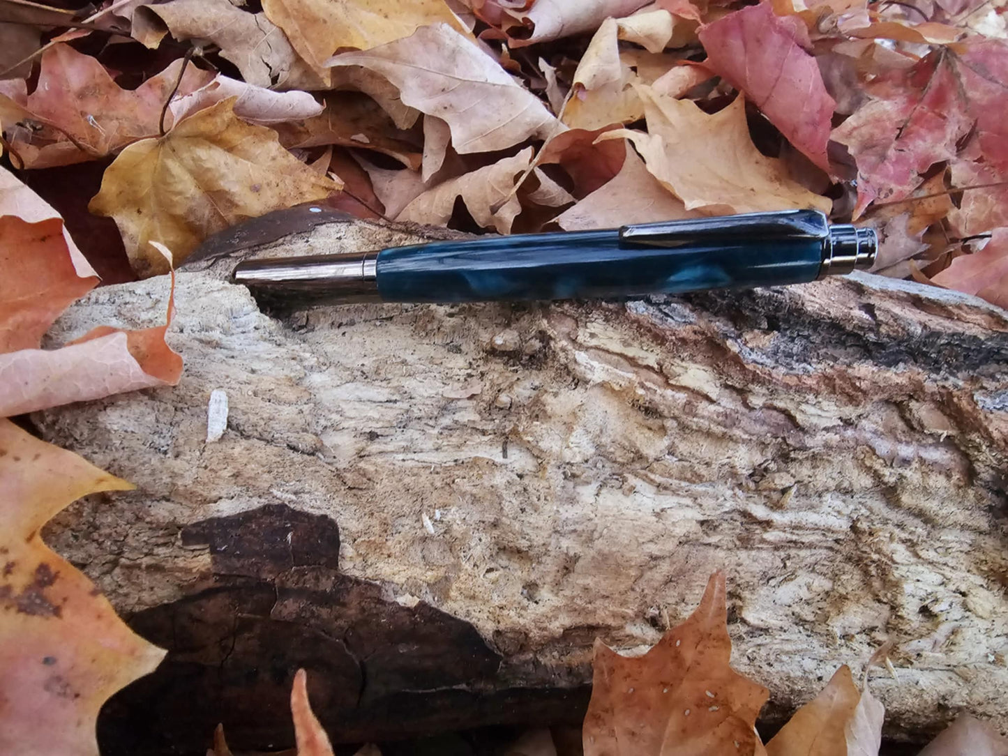 {⭐⭐⭐⭐⭐} Flash Sale - Hand-Crafted Blue Rolester Pen - 1 IN STOCK!