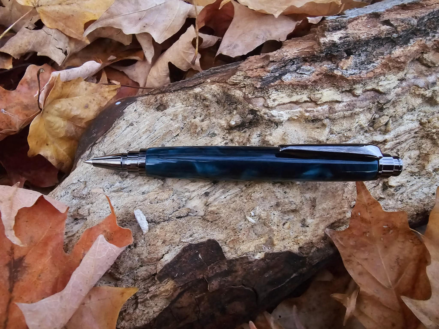 {⭐⭐⭐⭐⭐} Flash Sale - Hand-Crafted Blue Rolester Pen - 1 IN STOCK!