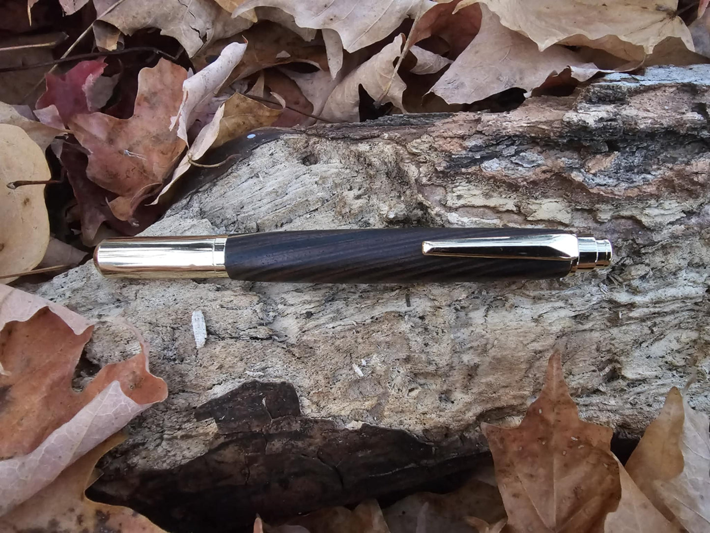 {⭐⭐⭐⭐⭐} Flash Sale - Hand-Crafted Black Rolester Pen - 1 IN STOCK!