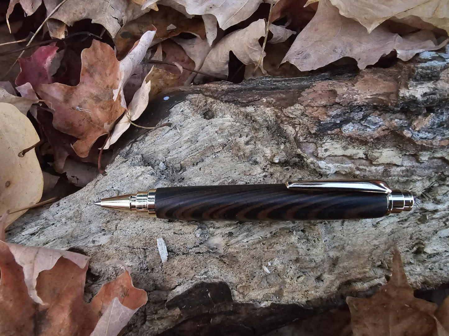 {⭐⭐⭐⭐⭐} Flash Sale - Hand-Crafted Black Rolester Pen - 1 IN STOCK!